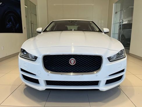 Used 2018 Jaguar XE Premium AWD/4WD image 6