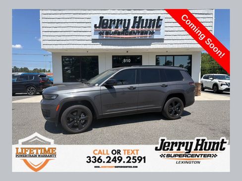 Used 2023 Jeep Grand Cherokee L Laredo RWD image 1