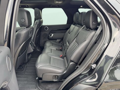 Used 2023 Land Rover Discovery S R-Dynamic image 23