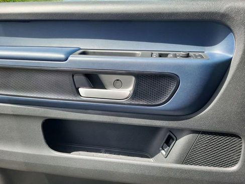 New 2025 Volkswagen ID. Buzz Pro S RWD image 10