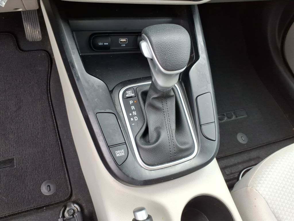 Used 2025 Kia Soul LX w/ LX Technology Package FWD image 23