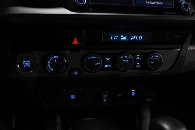 Used 2021 Toyota Tacoma TRD Sport AWD/4WD image 30