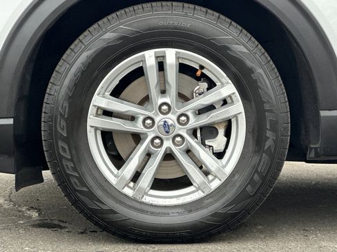 Used 2020 Ford Explorer XLT w/ Equipment Group 202A image 27