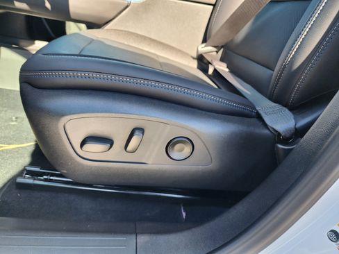 New 2026 Chevrolet Equinox EV LT image 25