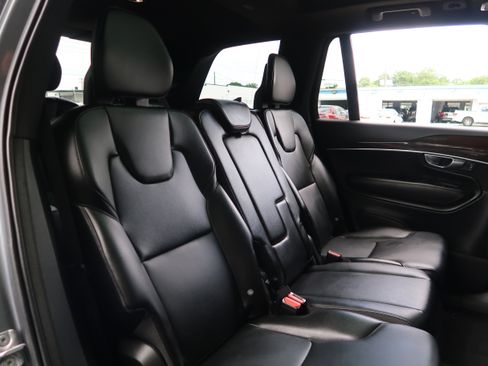 Used 2019 Volvo XC90 T5 Momentum w/ Protection Package Premier FWD image 35