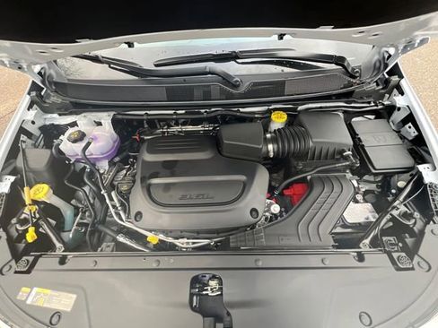 New 2026 Chrysler Pacifica Select image 10