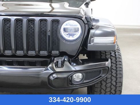 Used 2021 Jeep Wrangler Unlimited Sahara image 7