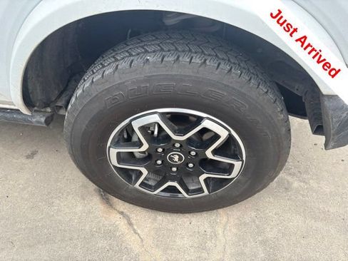 Used 2025 Ford Bronco Outer Banks AWD/4WD image 17