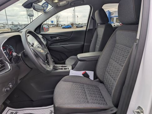 Used 2024 Chevrolet Equinox LT image 12