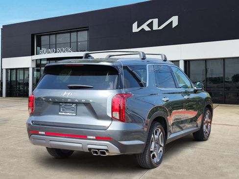 Used 2024 Hyundai Palisade SEL w/ Premium Package FWD image 5