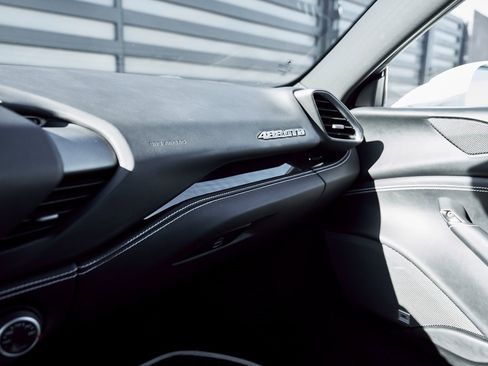 Used 2017 Ferrari 488 GTB image 76