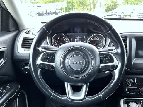 Used 2019 Jeep Compass Latitude AWD/4WD image 12
