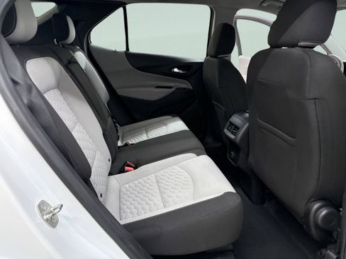Used 2018 Chevrolet Equinox LS image 22