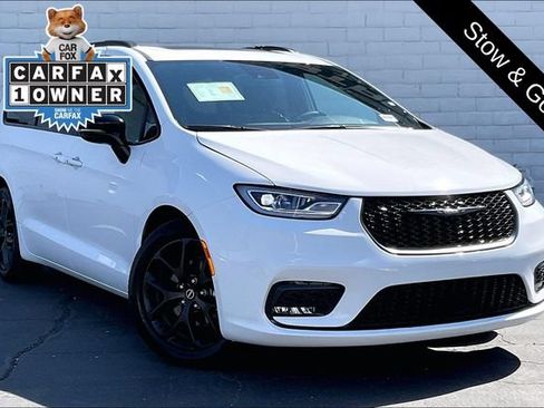 Used 2026 Chrysler Pacifica Limited w/ S Appearance Package FWD image 12