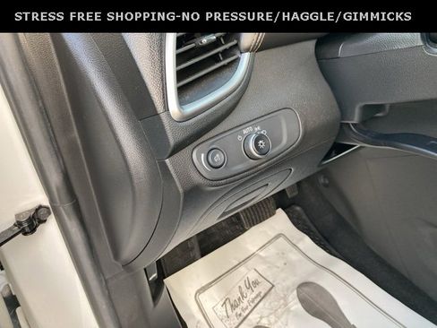 Used 2021 Chevrolet Trax LT w/ Redline Edition image 17