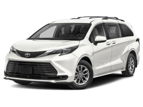 Used 2025 Toyota Sienna LE FWD image 1