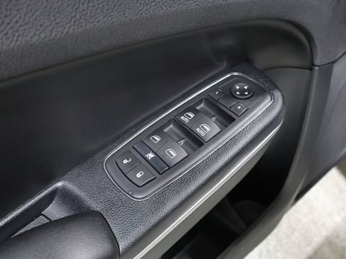 Used 2016 Chrysler 300 C AWD/4WD image 14