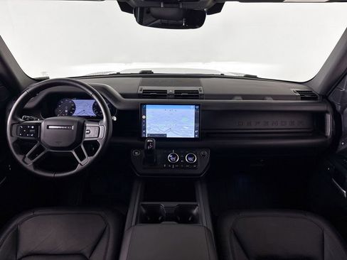 Used 2025 Land Rover Defender 110 S image 9
