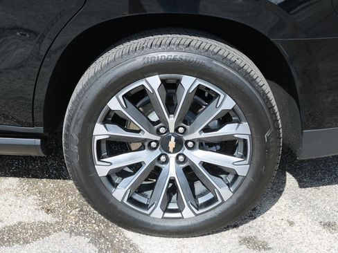 Used 2025 Chevrolet Tahoe High Country image 9