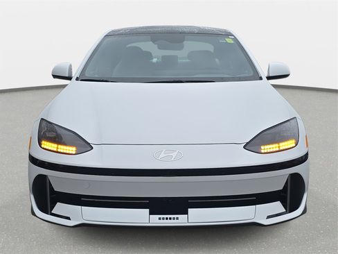 New 2025 Hyundai Ioniq 6 Limited image 2