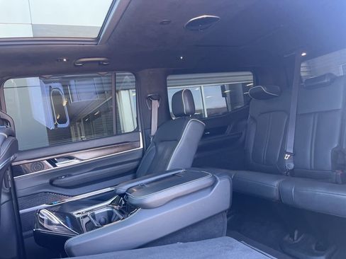 Used 2022 Jeep Grand Wagoneer Series II w/ Convenience Group III image 29