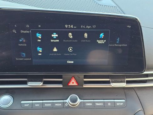 Used 2024 Hyundai Elantra SEL FWD image 18