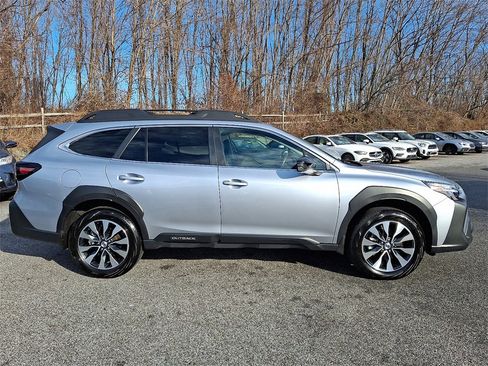 Certified 2025 Subaru Outback Limited image 8