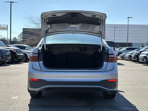 Used 2025 Volkswagen Jetta Sport image 15