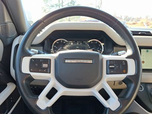 Used 2022 Land Rover Defender 110 SE image 20