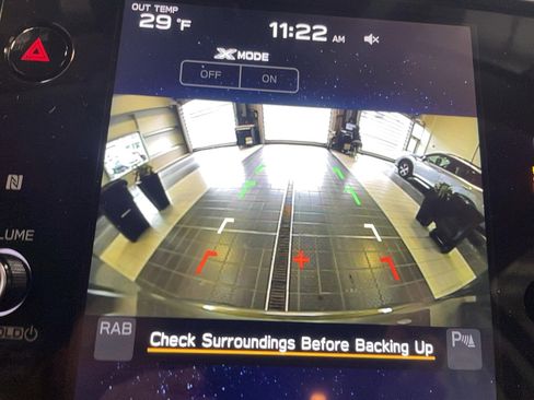 Used 2024 Subaru Ascent Premium w/ Convenience Package image 9