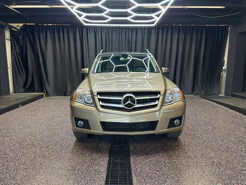 Used 2010 Mercedes-Benz GLK 350 4MATIC image 2