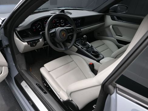 Certified 2024 Porsche 911 Carrera 4S image 4