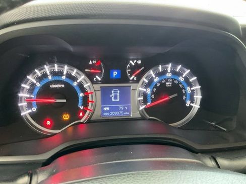 Used 2016 Toyota 4Runner Limited AWD/4WD image 9
