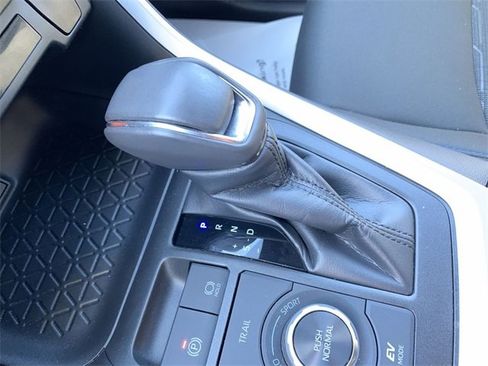 Used 2023 Toyota RAV4 SE image 25
