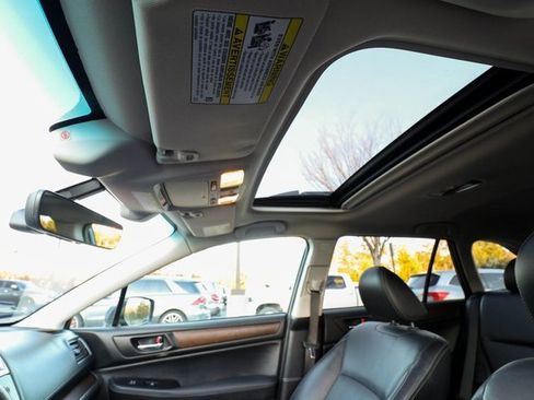 Used 2017 Subaru Outback 3.6R Limited image 34