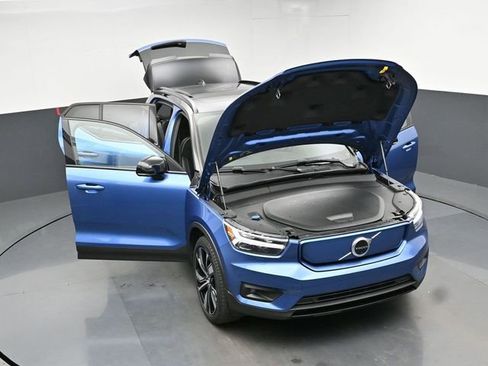 Used 2021 Volvo XC40 P8 Recharge w/ Advanced Package image 47