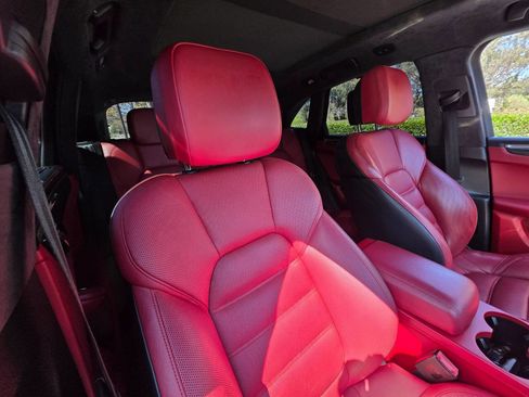 Used 2016 Porsche Macan Turbo image 11