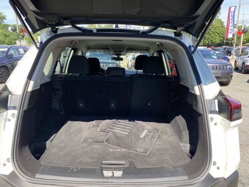 Used 2023 Nissan Rogue S AWD/4WD image 5