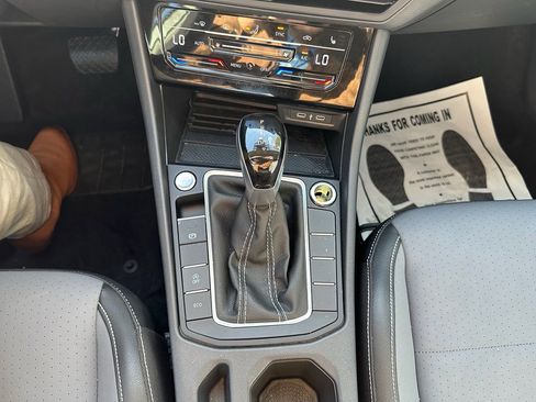 Used 2025 Volkswagen Jetta SE w/ Black Wheel Package image 14