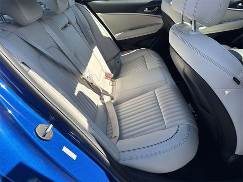 Used 2025 Genesis G70 2.5T w/ Sport Prestige Package image 15
