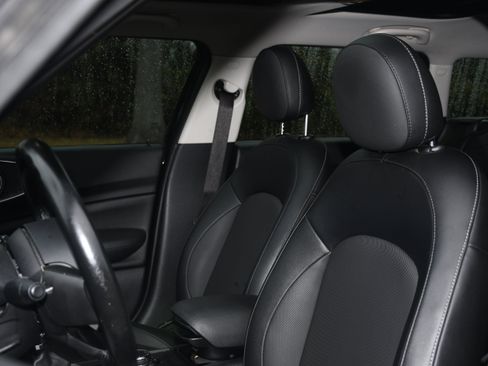 Used 2017 MINI Cooper Clubman ALL4 image 12