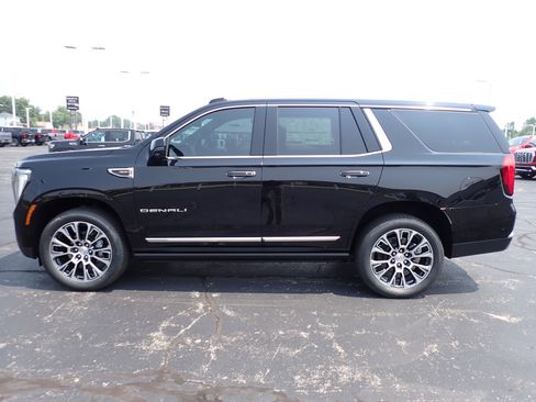 New 2026 GMC Yukon Denali w/ Sun & Power Step Package image 4