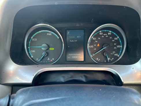 Used 2018 Toyota RAV4 XLE image 9