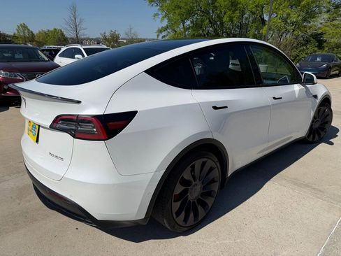 Used 2021 Tesla Model Y Performance image 4