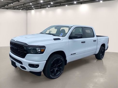 Used 2023 RAM 1500 Big Horn AWD/4WD image 3
