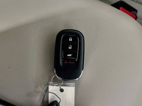 Used 2027 Honda HR-V LX image 33