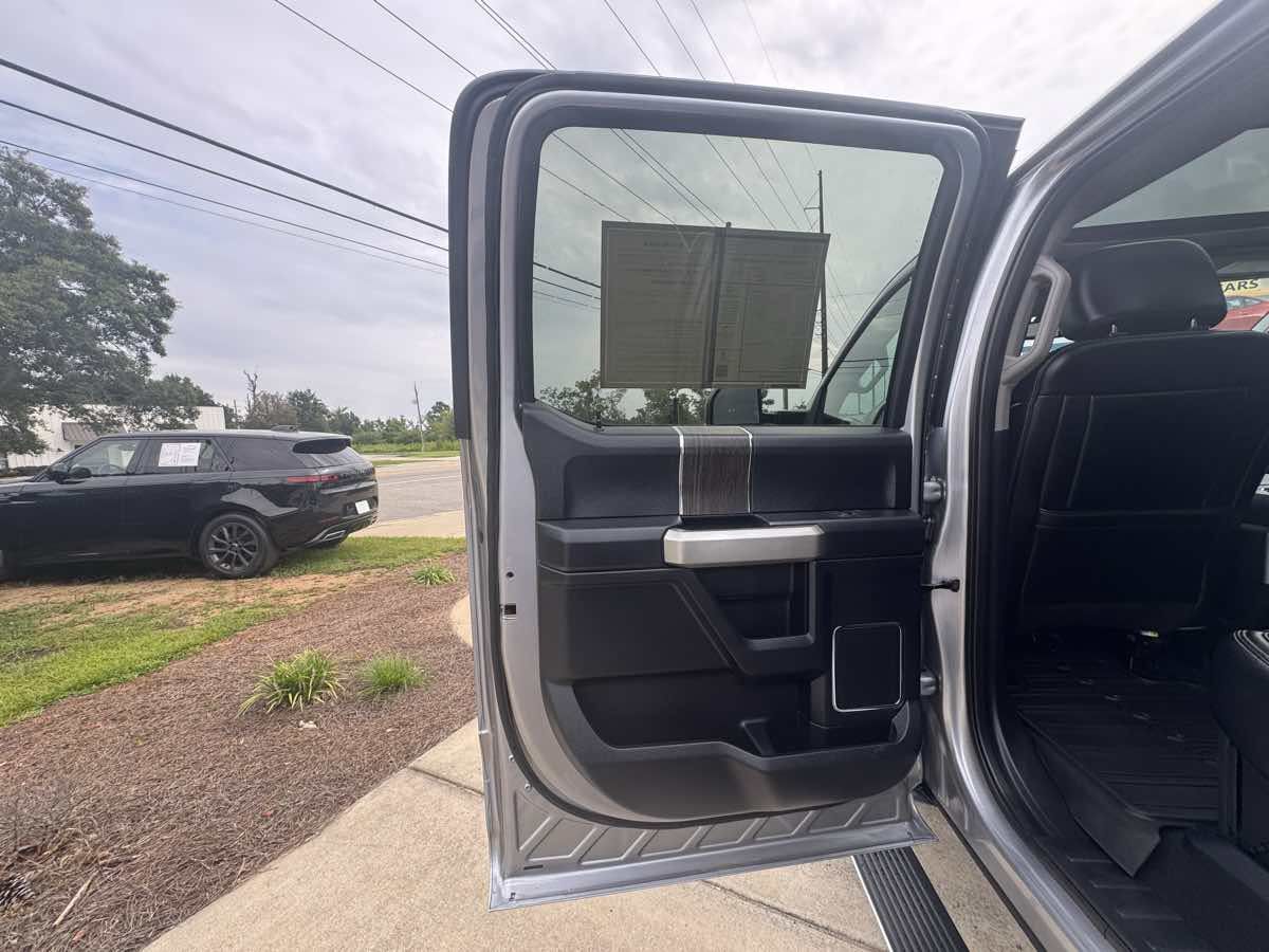 Used 2021 Ford F250 Lariat w/ Lariat Ultimate Package AWD/4WD image 29