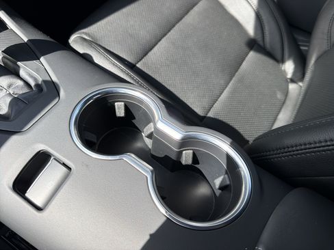 Used 2025 Ford Mustang Convertible RWD image 36
