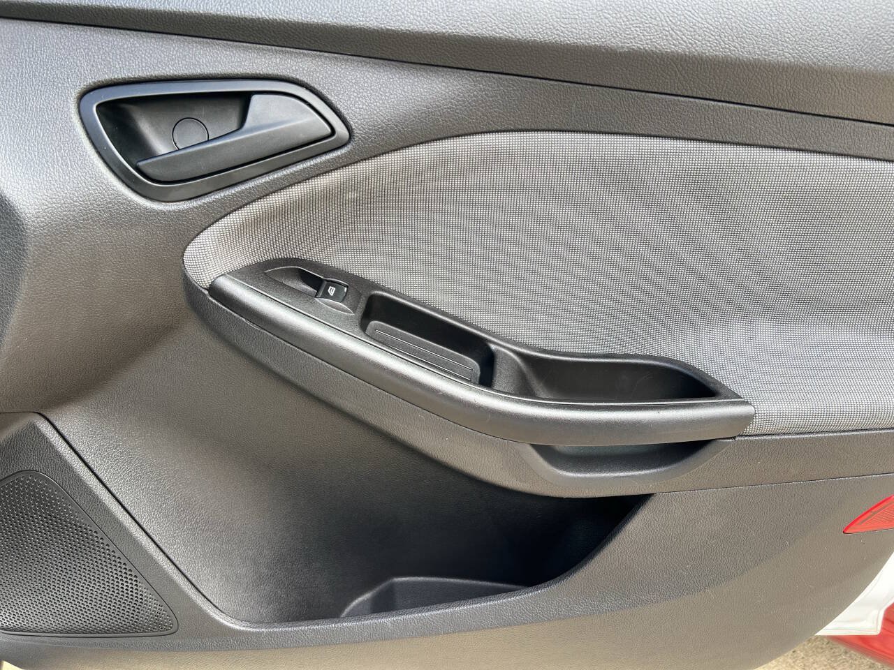 Used 2014 Ford Focus S FWD image 22