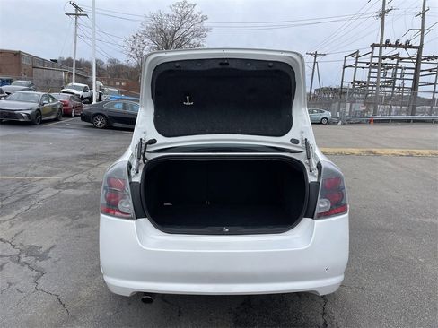 Used 2011 Nissan Sentra 2.0 SR image 13